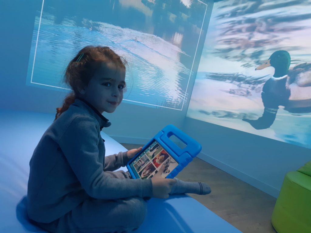 Le Bélieu Frankreich - Bibliothek Kultur und Lernen - kind